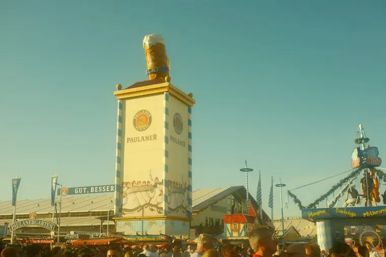 Oktoberfest – Large beer tents